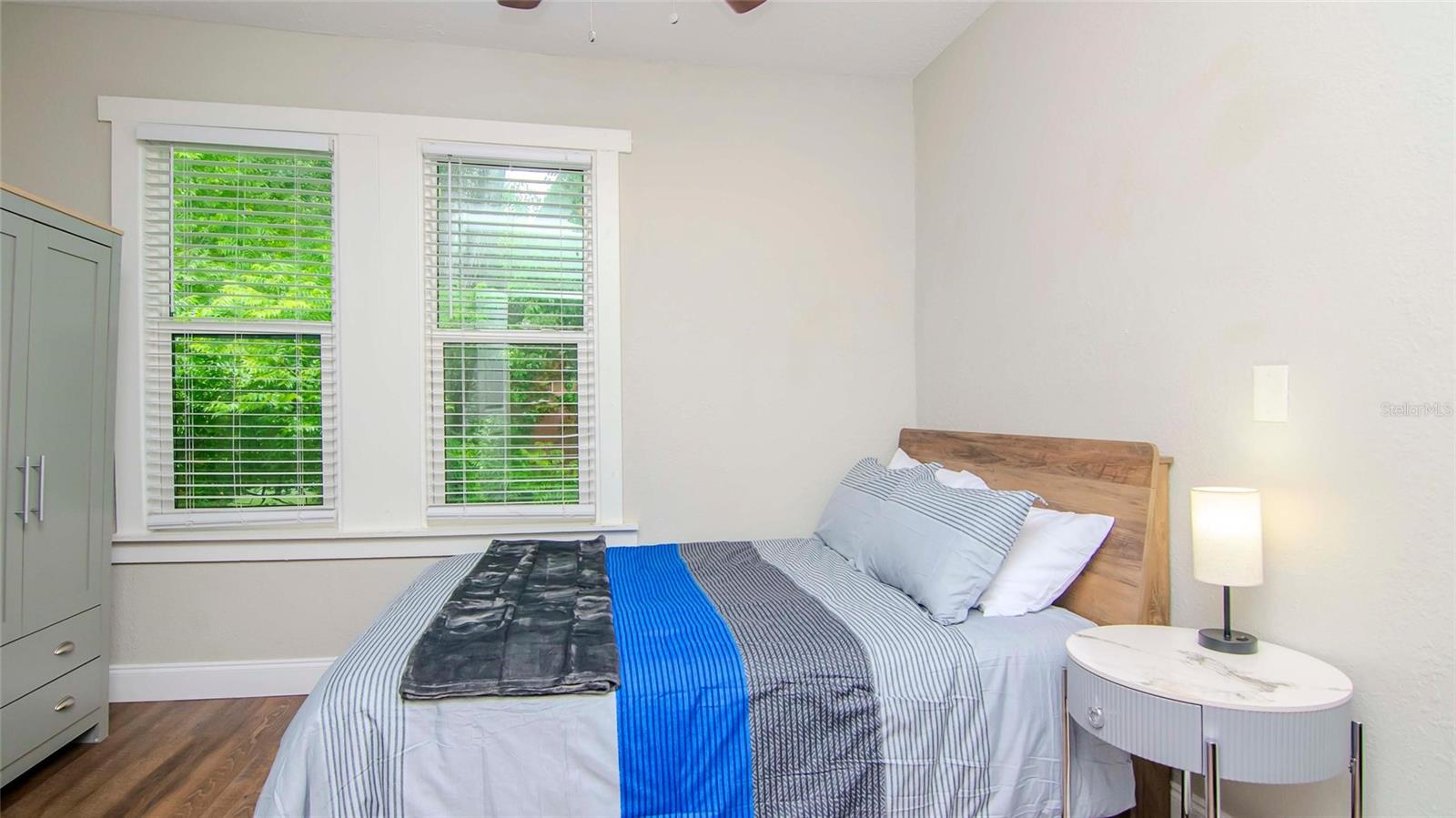 WARREN & KEYES - Residential Income