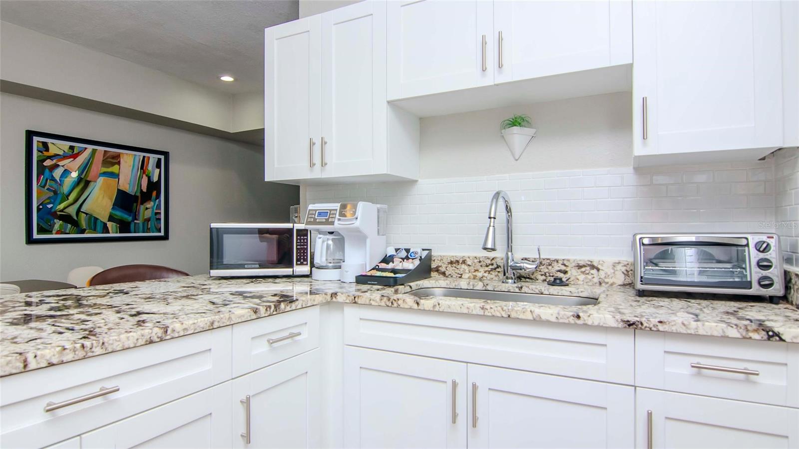 WARREN & KEYES - Residential Income