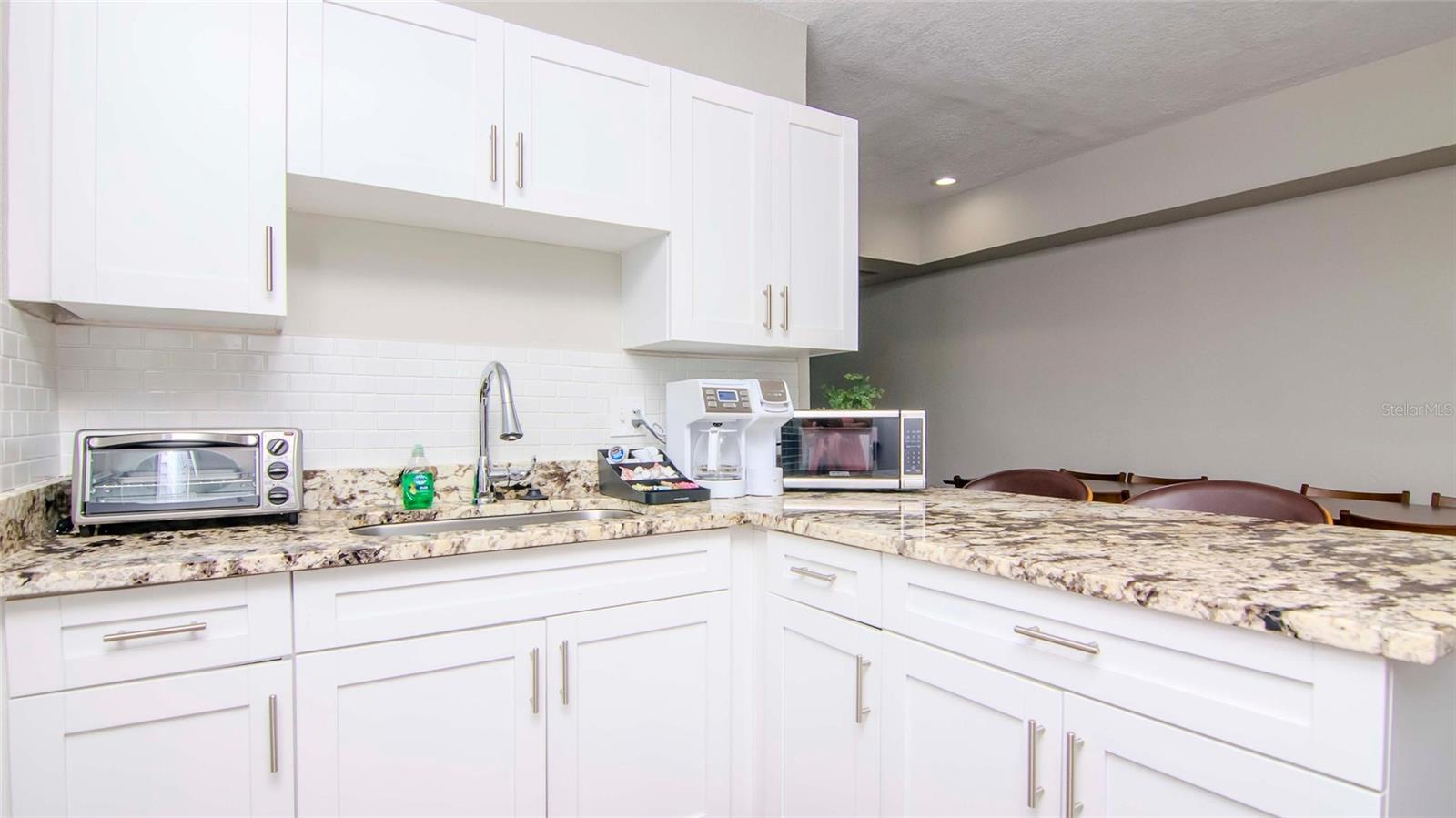 WARREN & KEYES - Residential Income