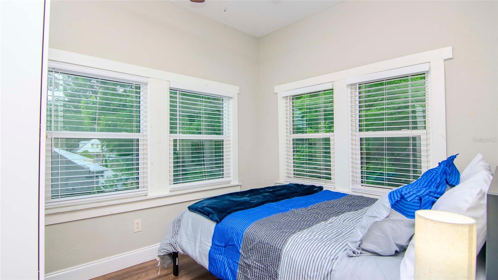 WARREN & KEYES - Residential Income