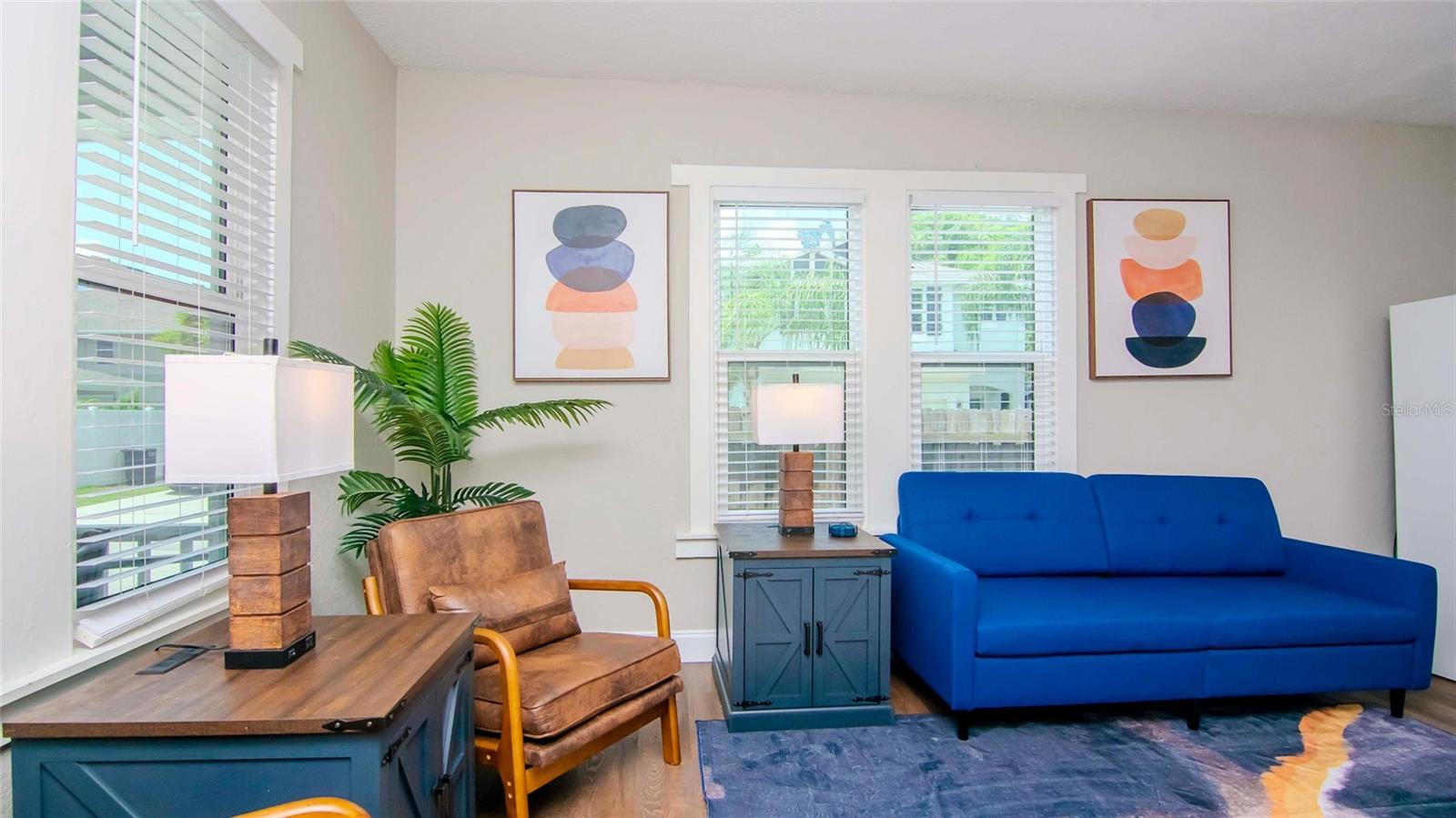 WARREN & KEYES - Residential Income