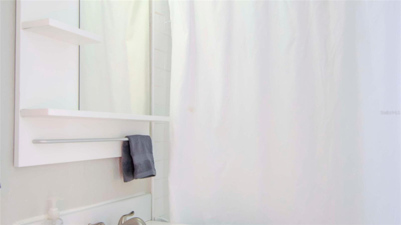 WARREN & KEYES - Residential Income