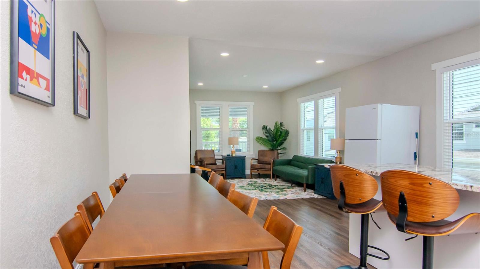 WARREN & KEYES - Residential Income