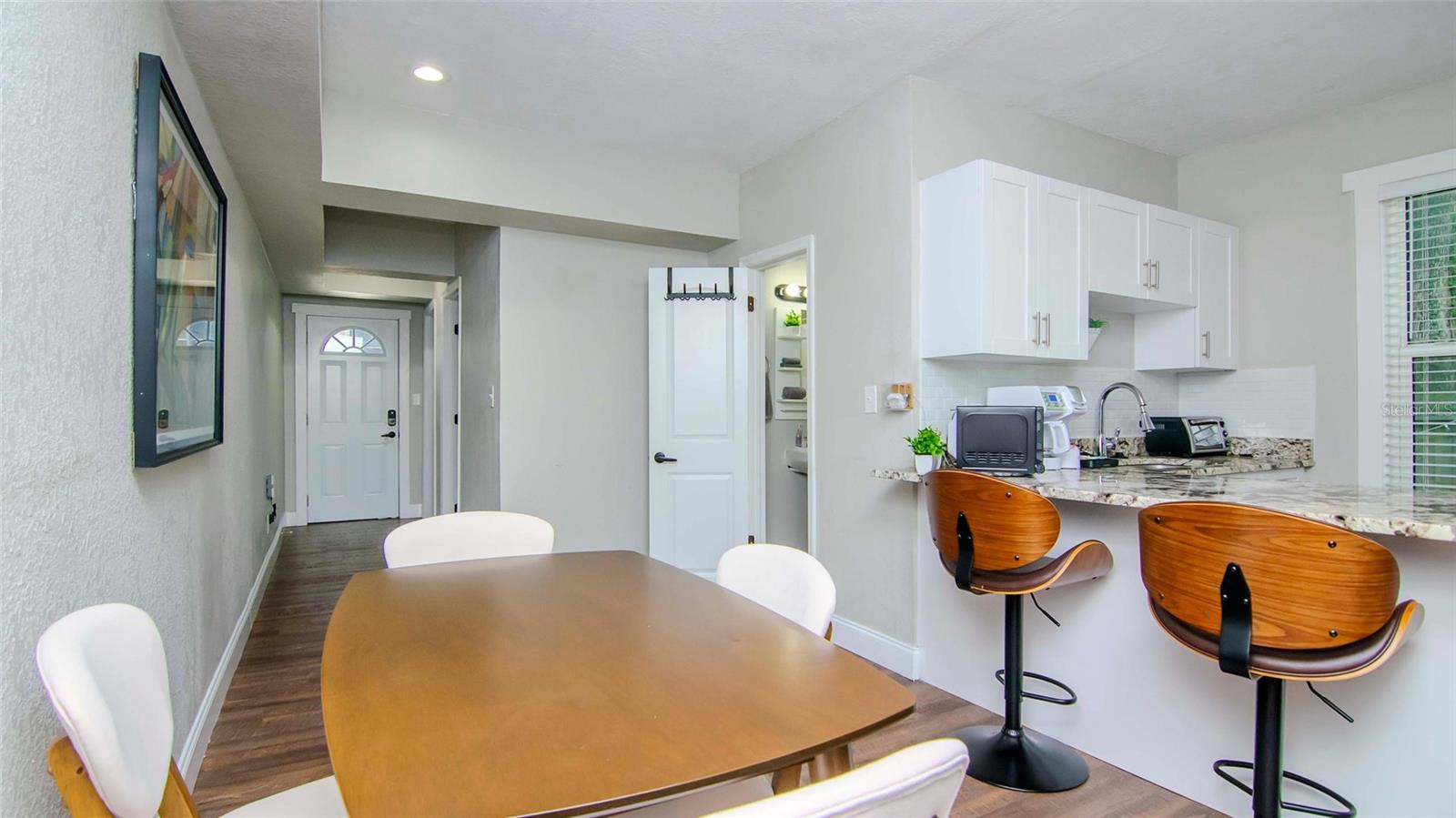 WARREN & KEYES - Residential Income