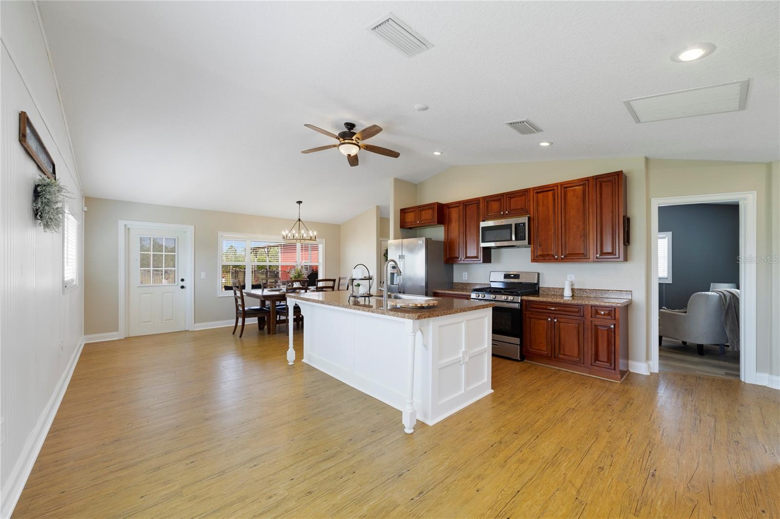 ALAMANA - Residential