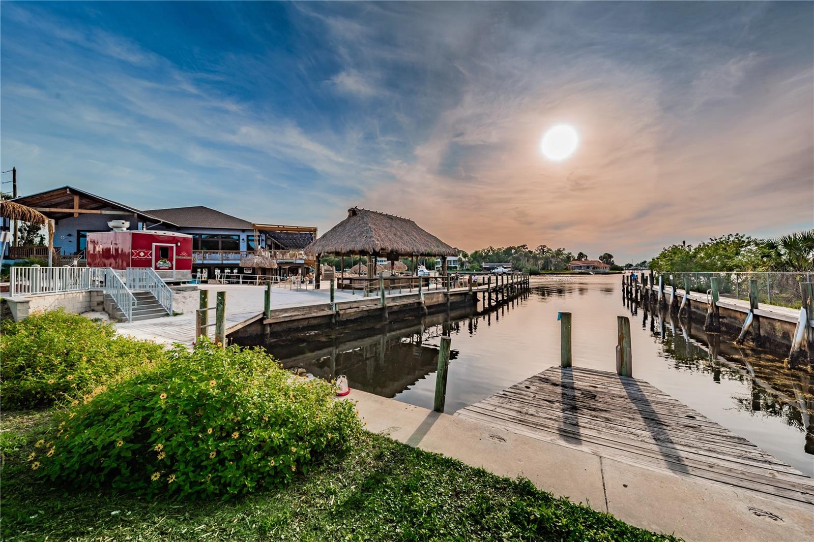 THE LAKES - Residential