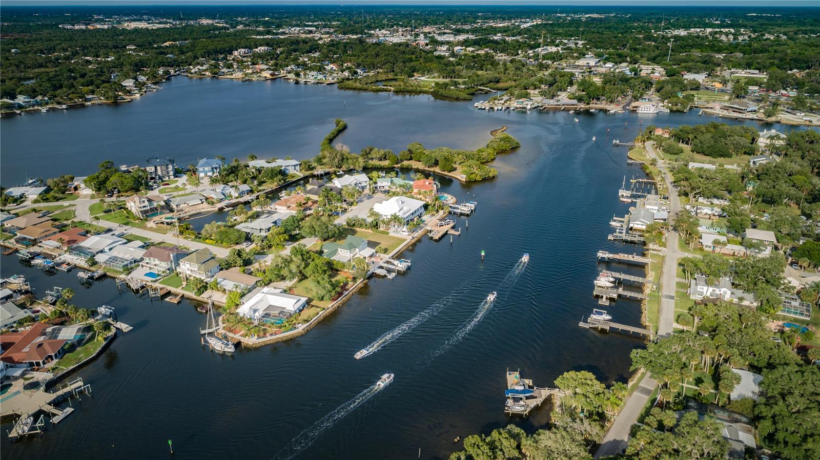 THE LAKES - Residential