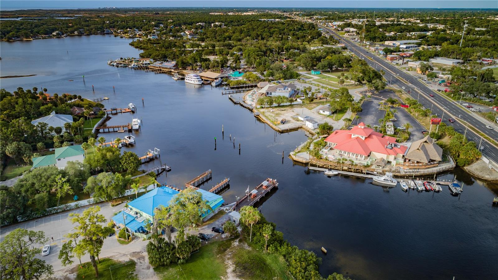 THE LAKES - Residential