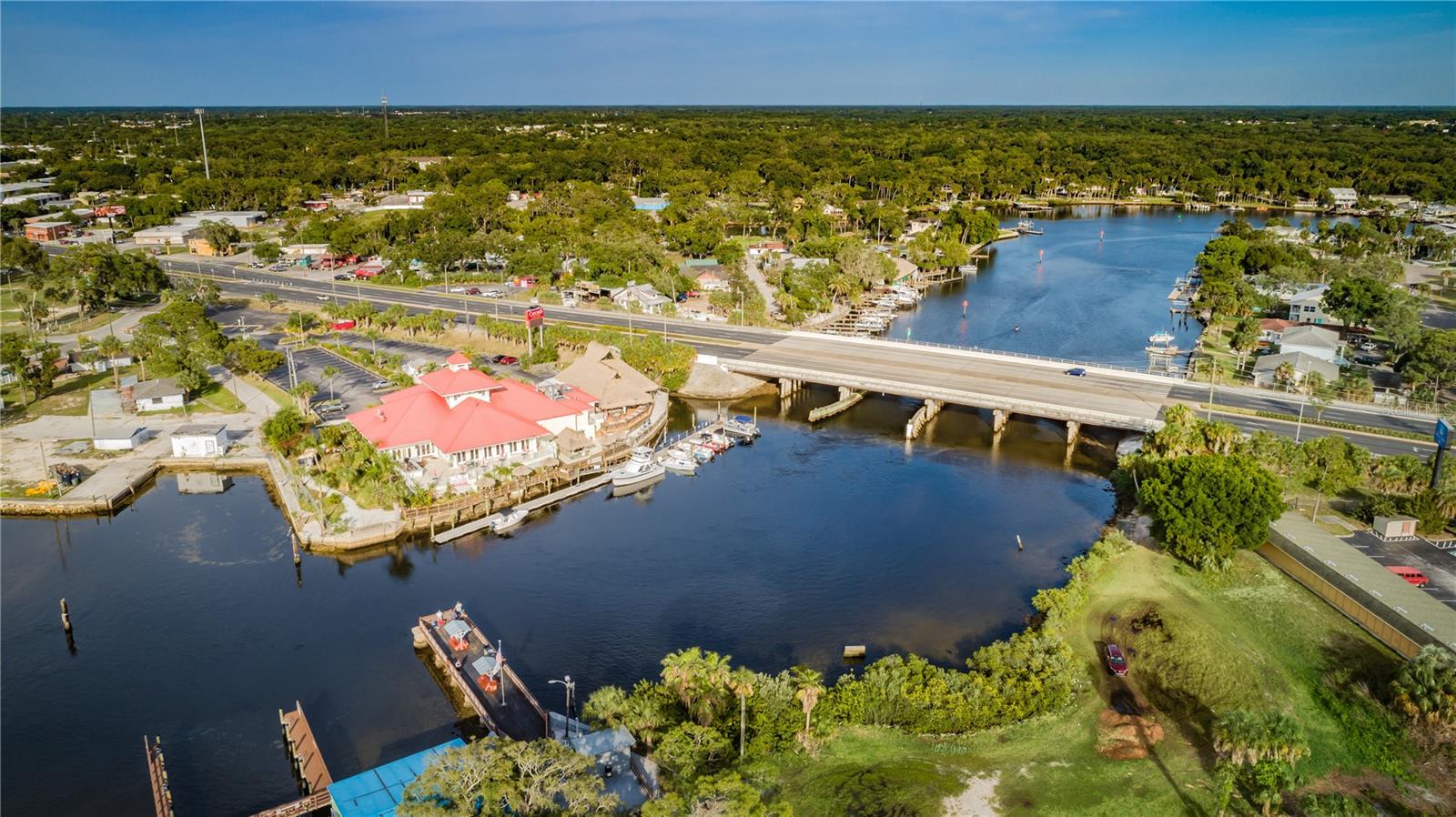 THE LAKES - Residential