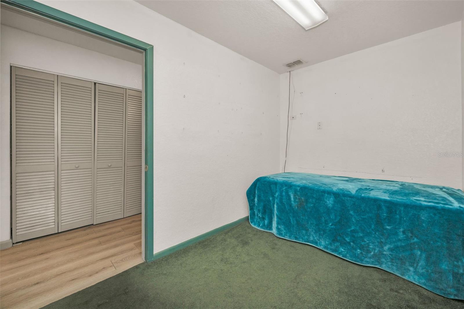 THE LAKES - Residential