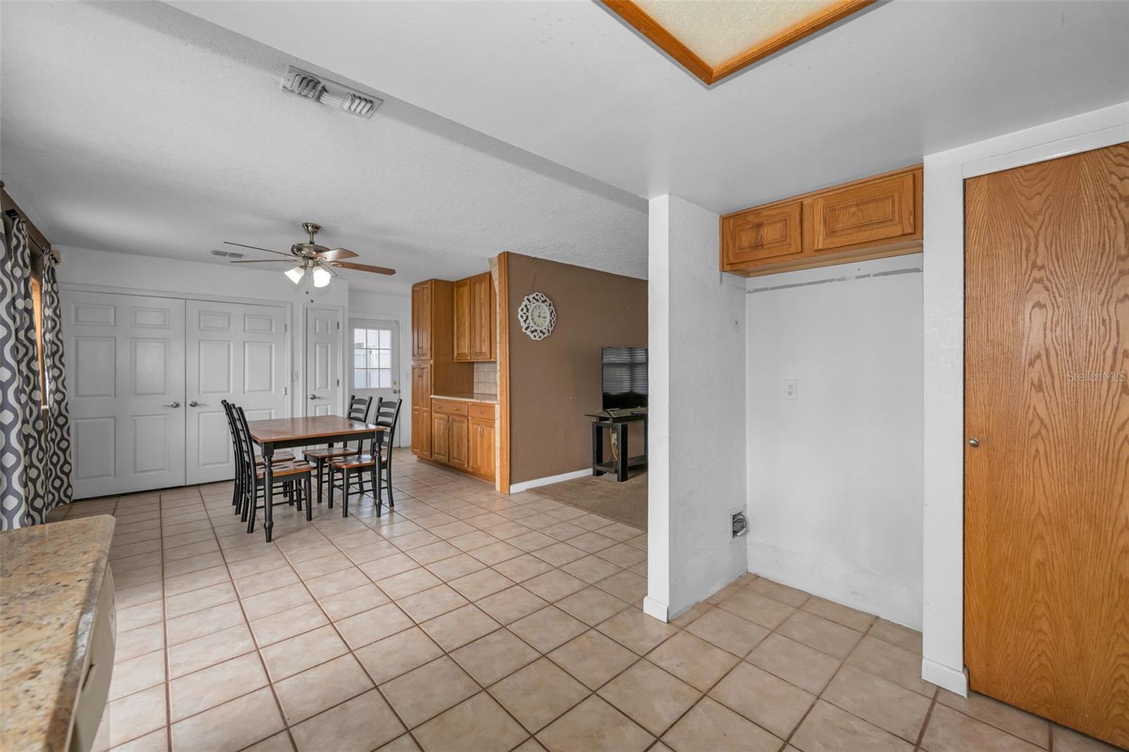 THE LAKES - Residential