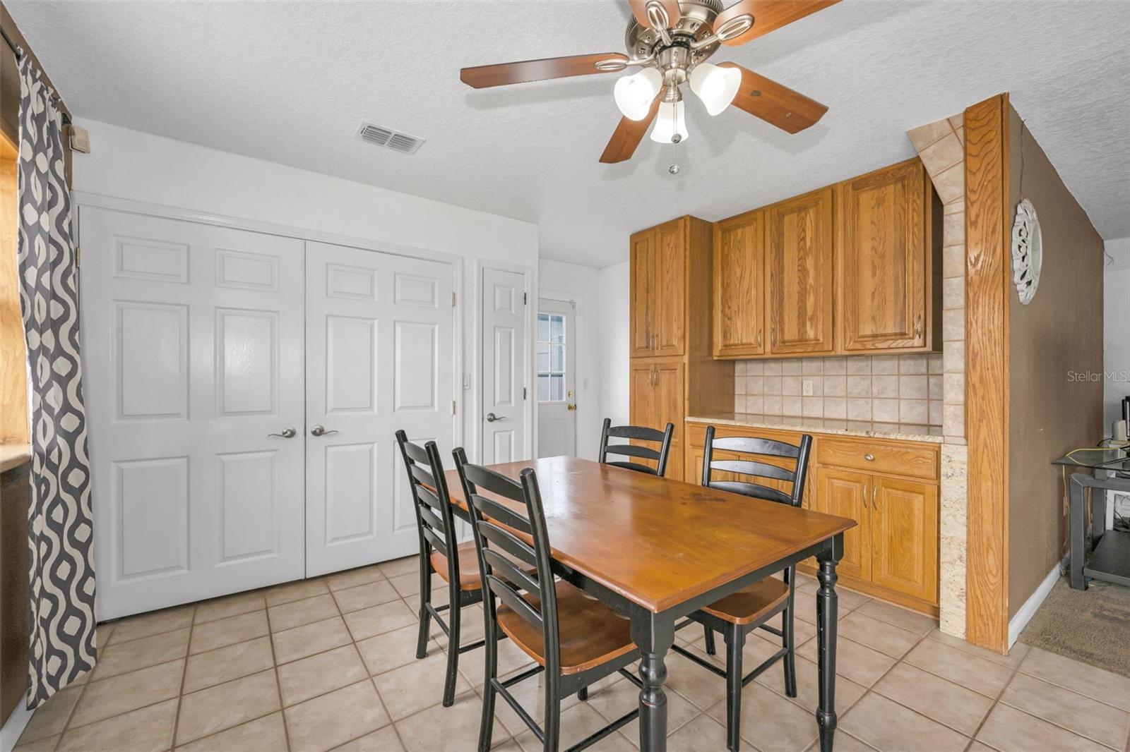 THE LAKES - Residential