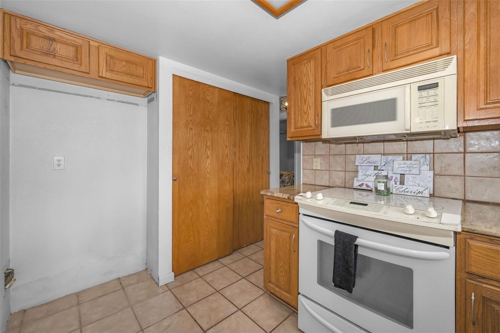 THE LAKES - Residential