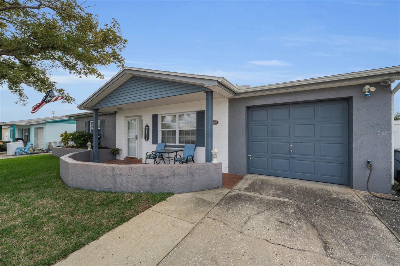 THE LAKES - Residential