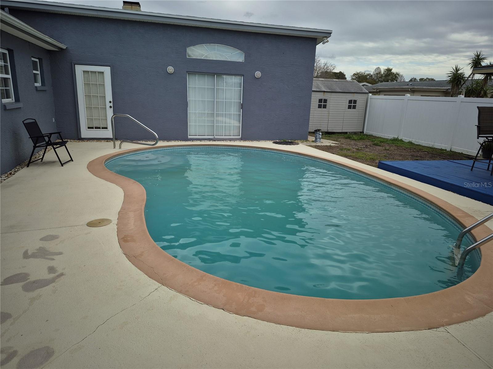 THE LAKES - Residential