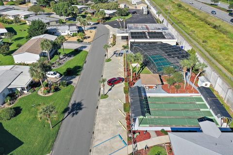 A home in TAVARES