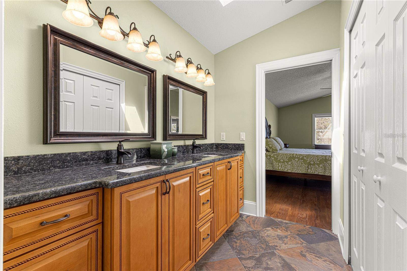 ON TOP OF THE WORLD - Residential