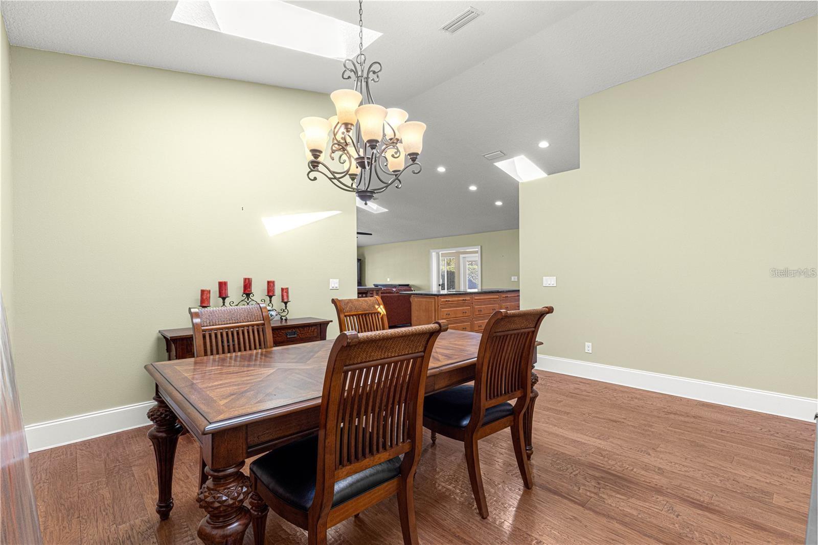 ON TOP OF THE WORLD - Residential