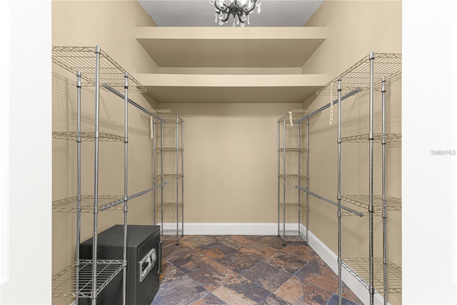 ON TOP OF THE WORLD - Residential