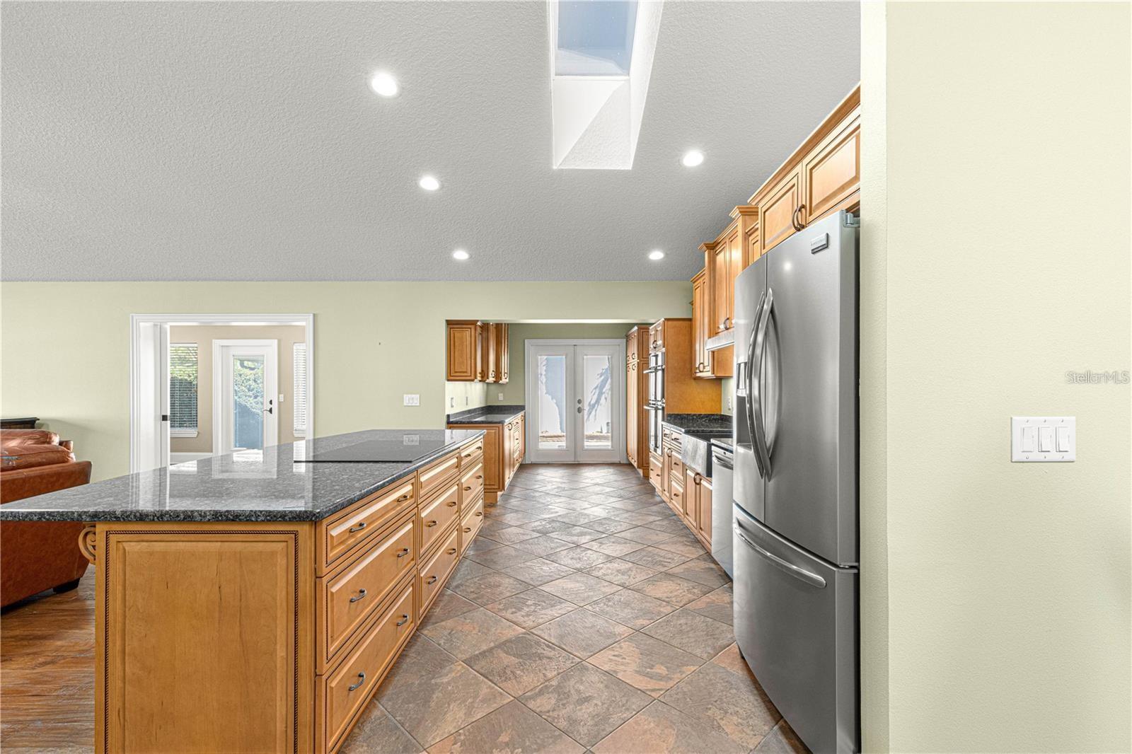 ON TOP OF THE WORLD - Residential