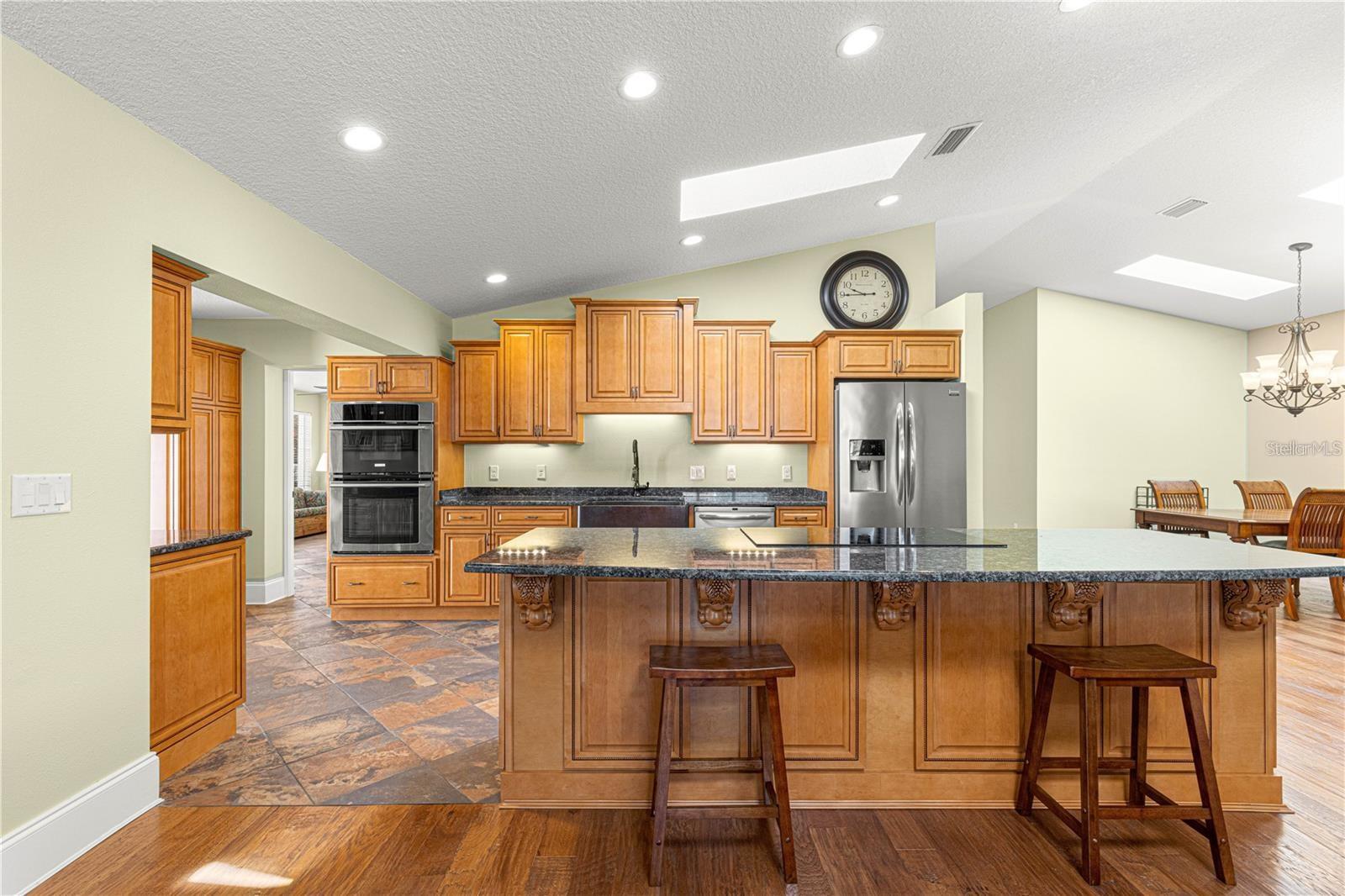 ON TOP OF THE WORLD - Residential