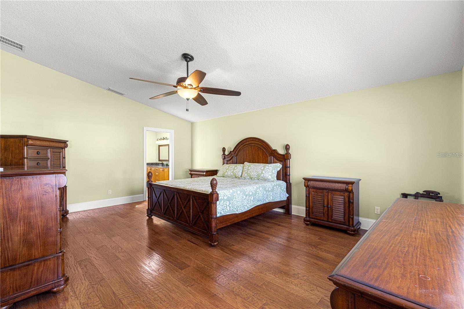 ON TOP OF THE WORLD - Residential