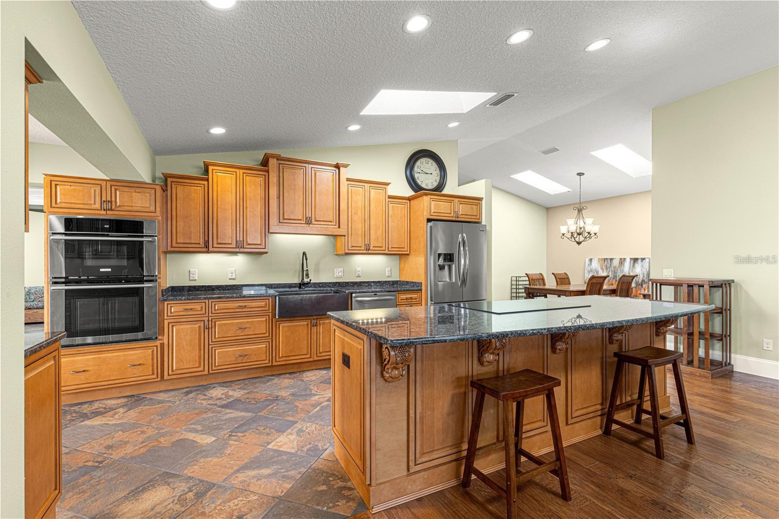 ON TOP OF THE WORLD - Residential