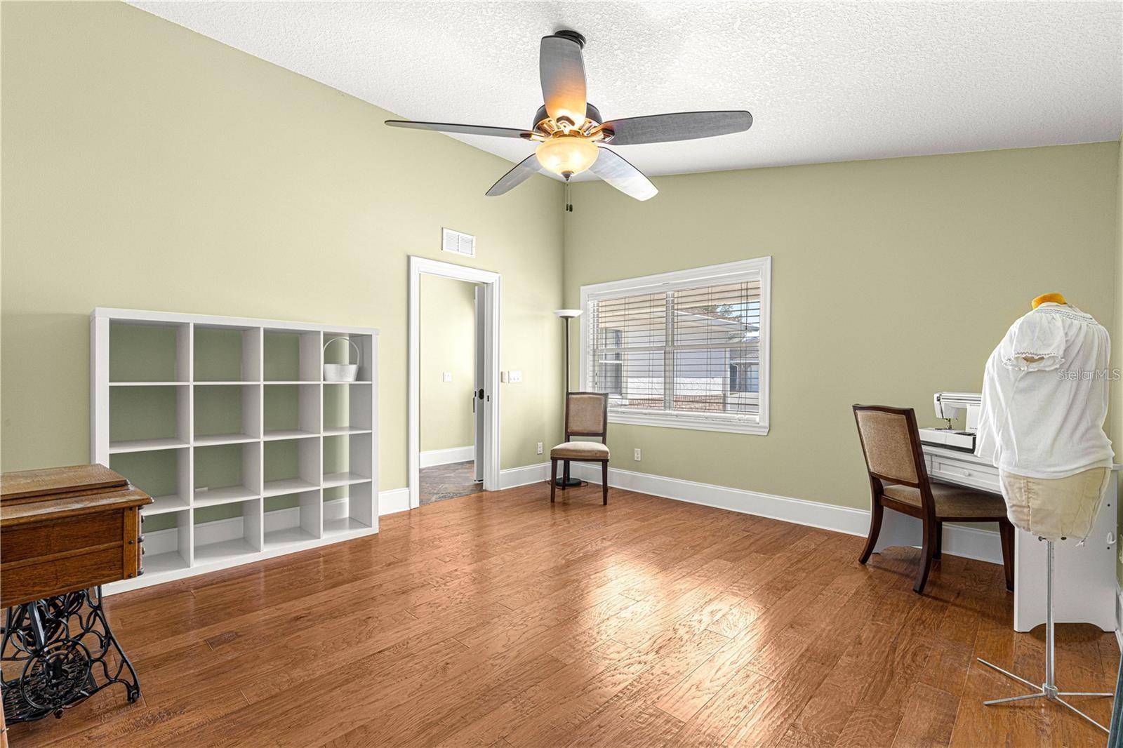 ON TOP OF THE WORLD - Residential