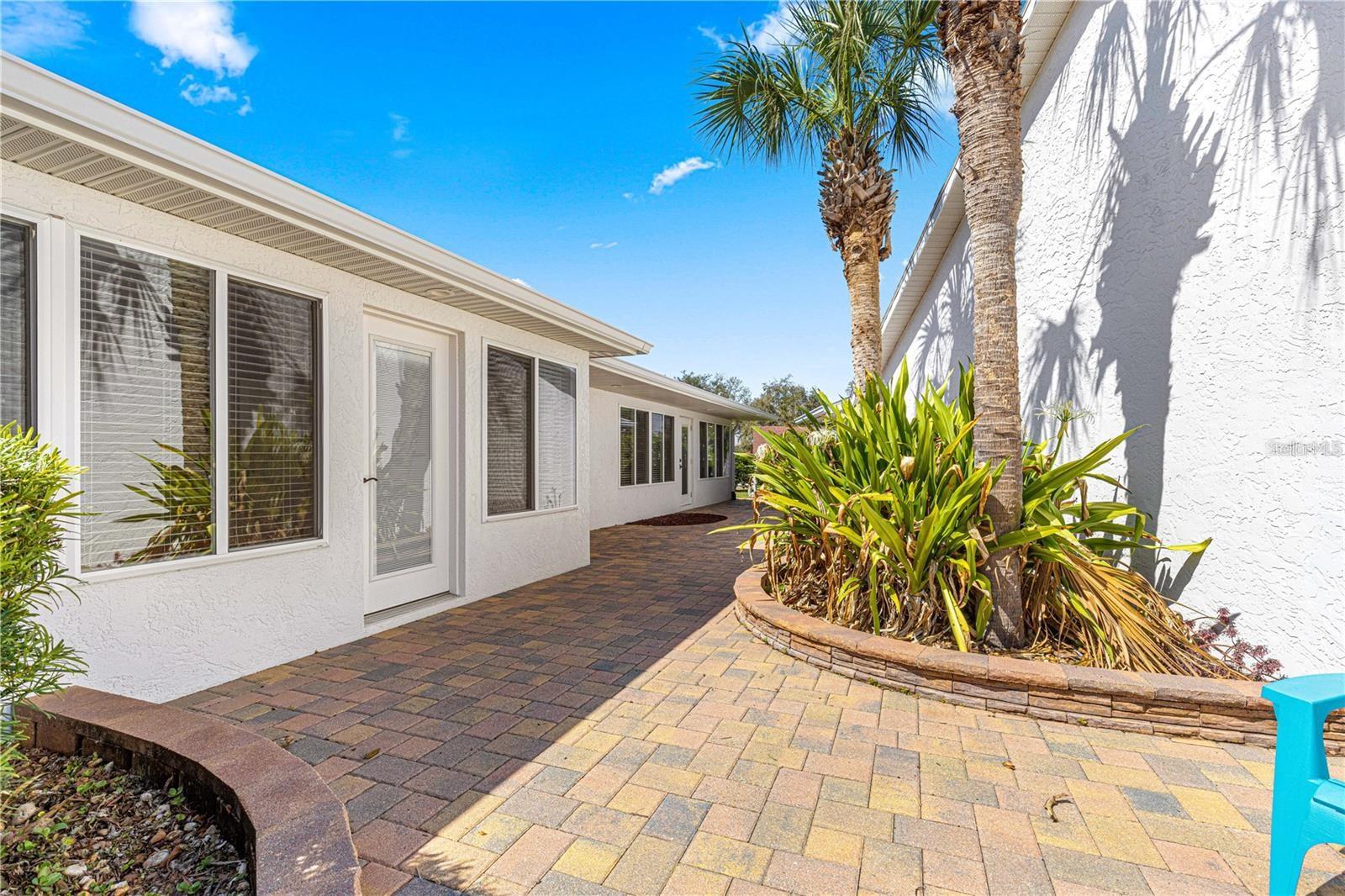 ON TOP OF THE WORLD - Residential