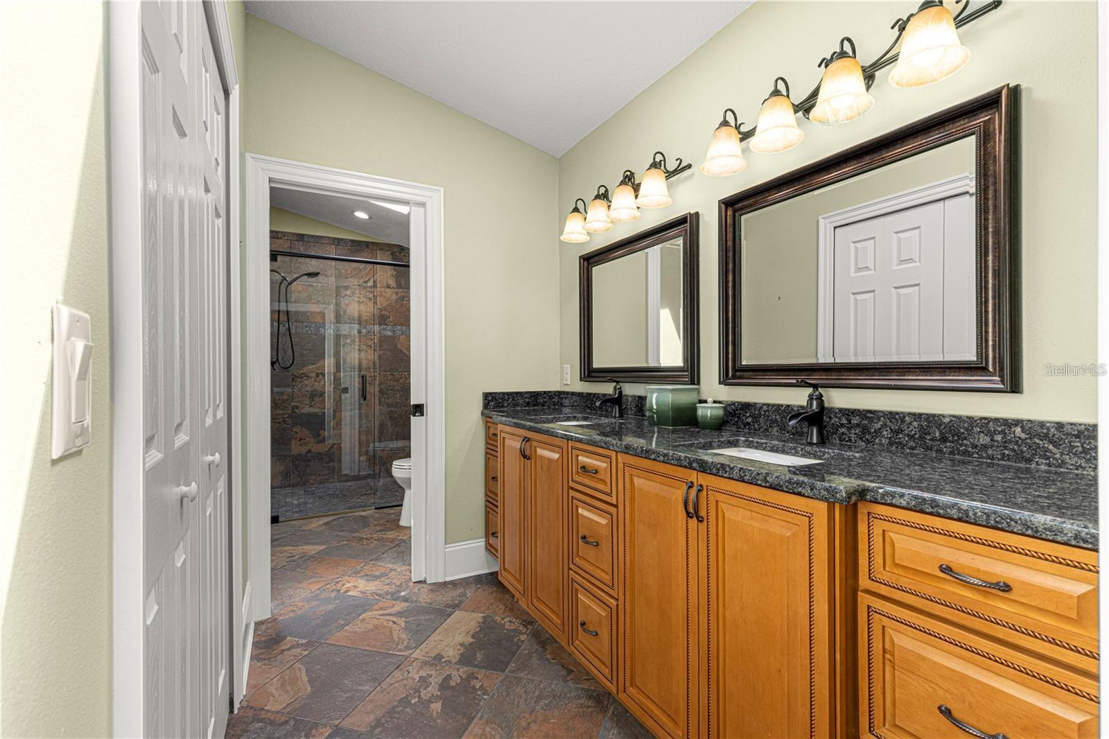 ON TOP OF THE WORLD - Residential