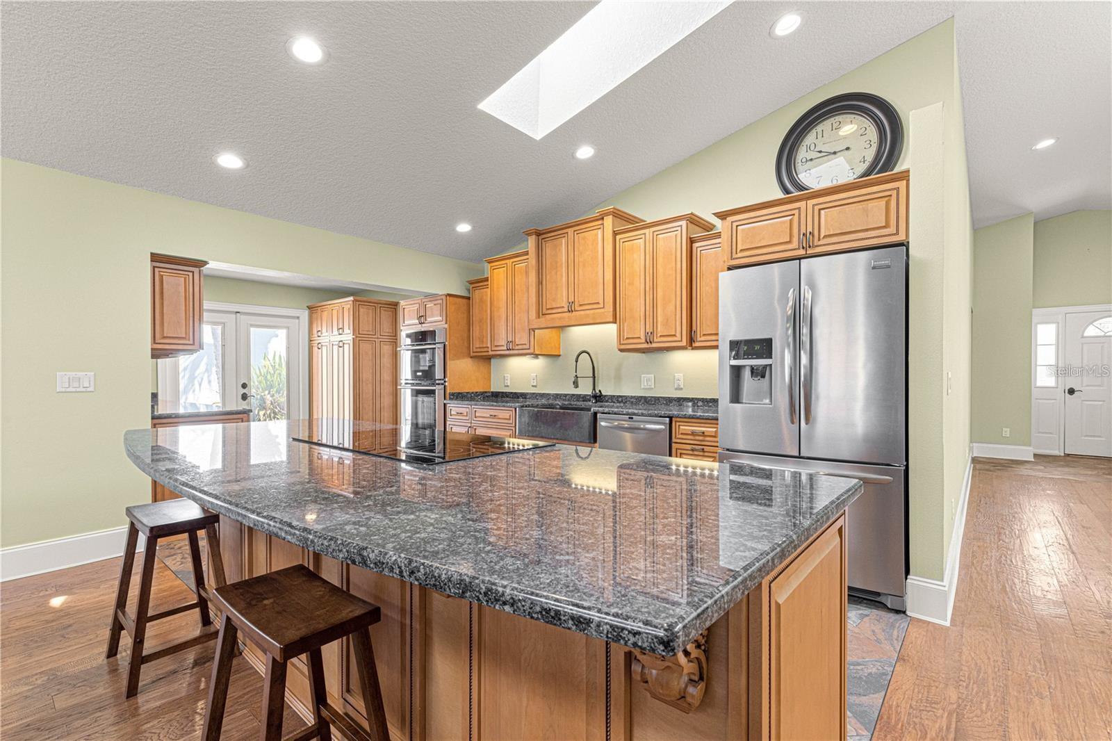 ON TOP OF THE WORLD - Residential