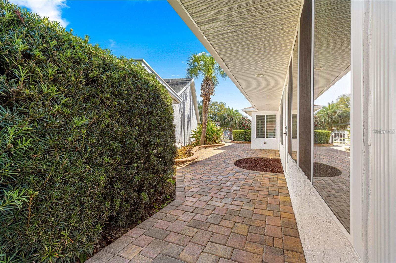 ON TOP OF THE WORLD - Residential