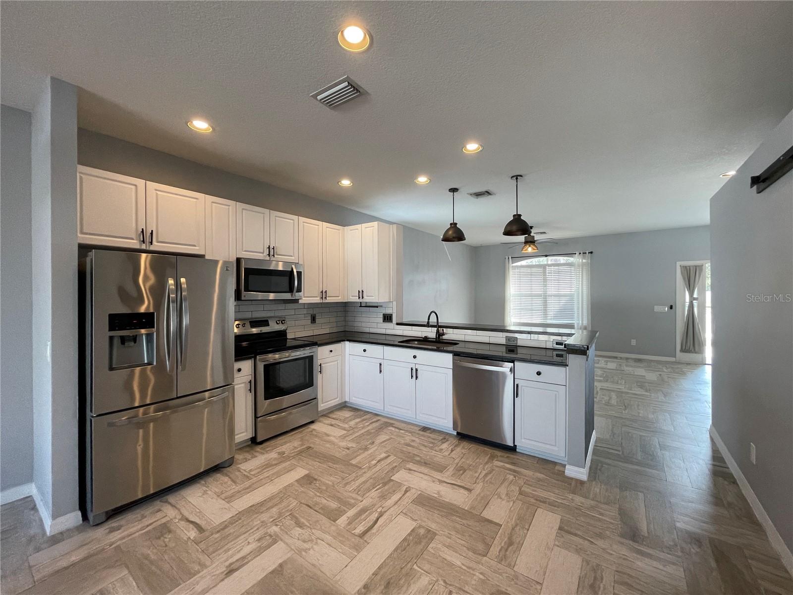 LAKESIDE PRESERVE - Residential