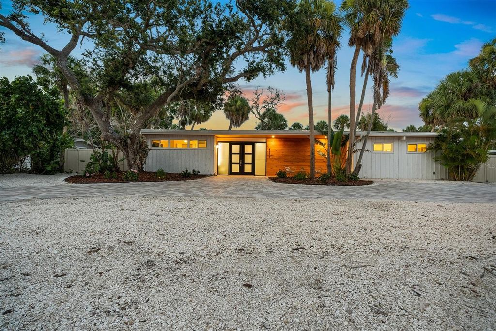 Photo of 4879 Commonwealth Drive, Sarasota, FL 34242 (MLS # A4657940)
