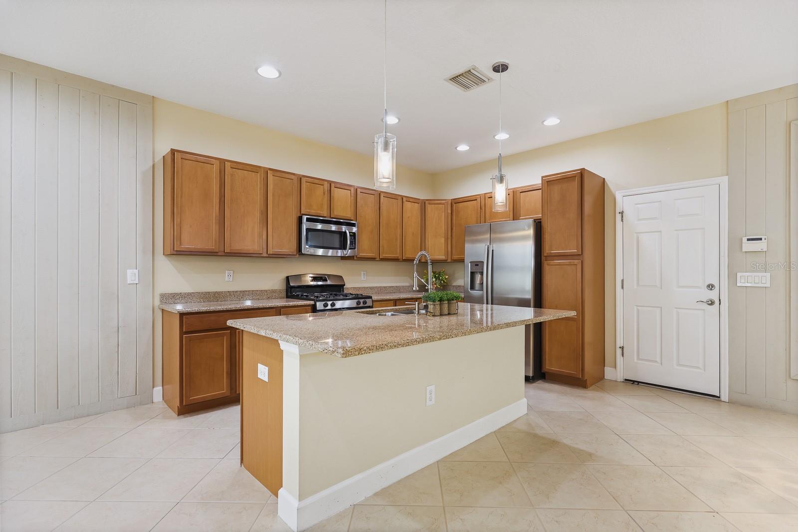 FISHHAWK RANCH TOWNCENTER PHAS - Residential