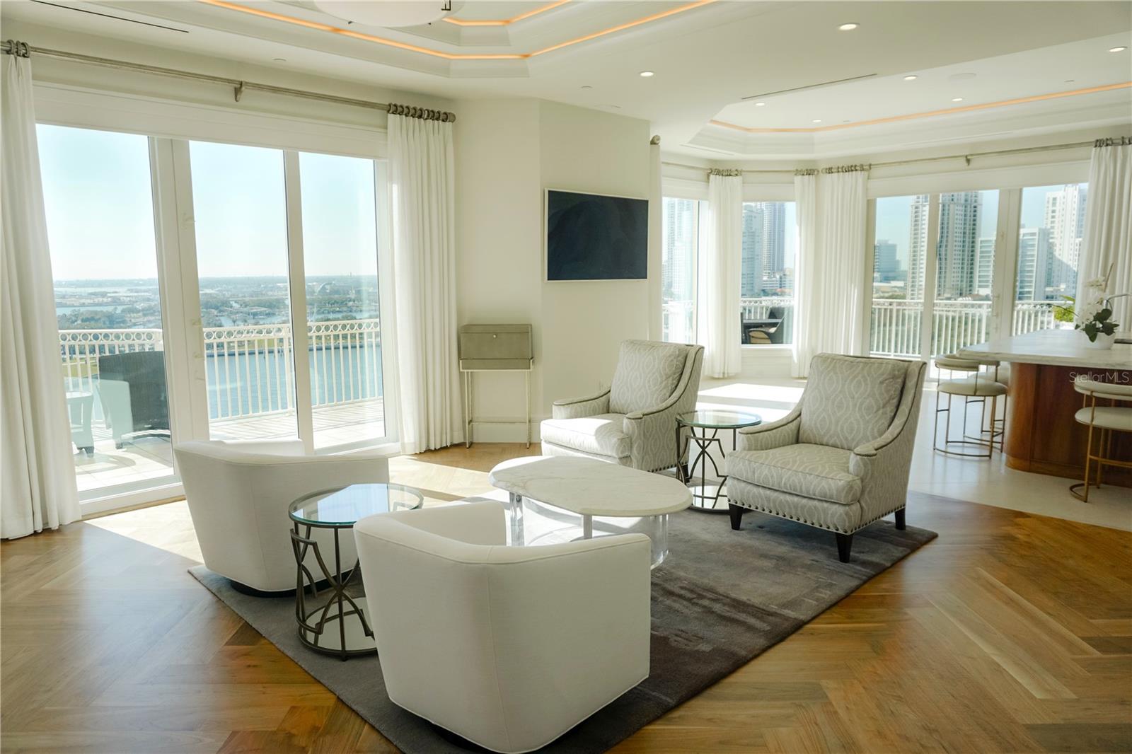 555 5TH AVENUE NE 1302