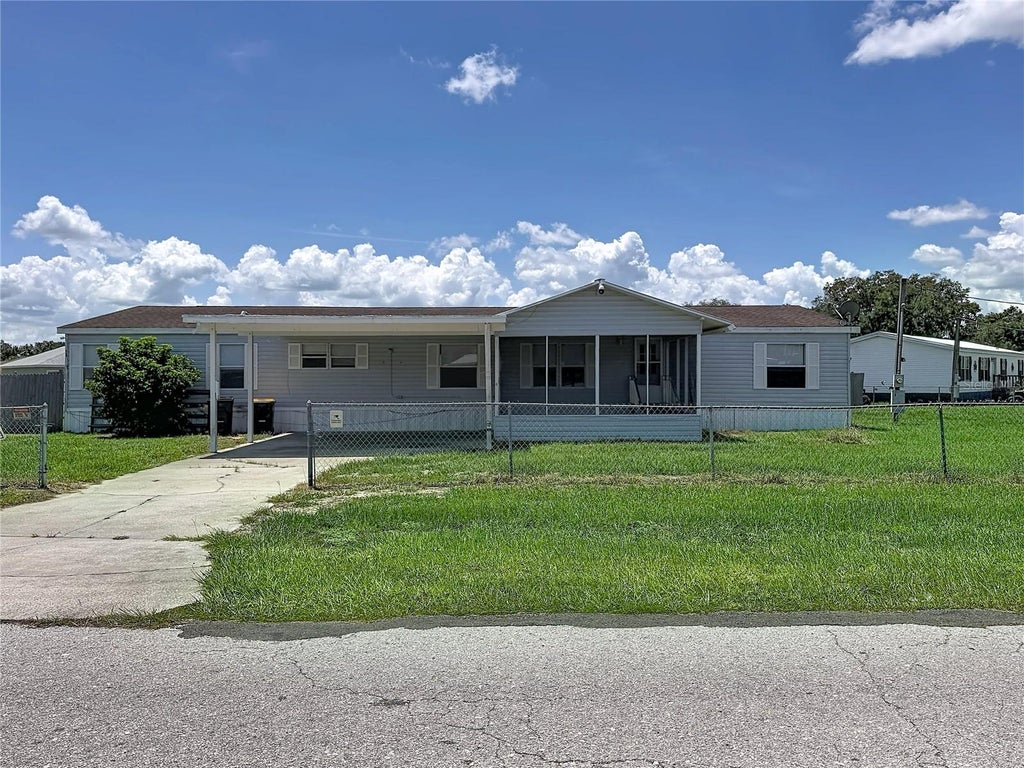 Photo of 4300 Meadow Ridge Avenue, Mulberry, FL 33860 (MLS # TB8536766)