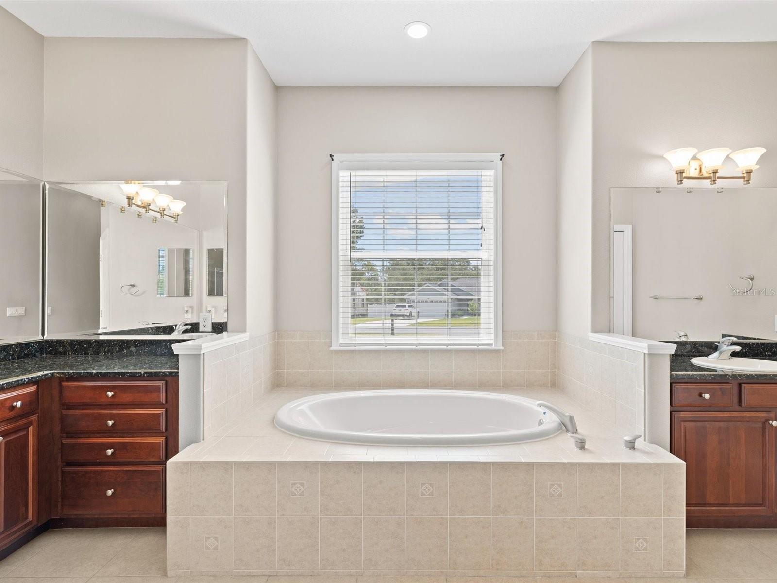 ROYAL HIGHLANDS - Residential