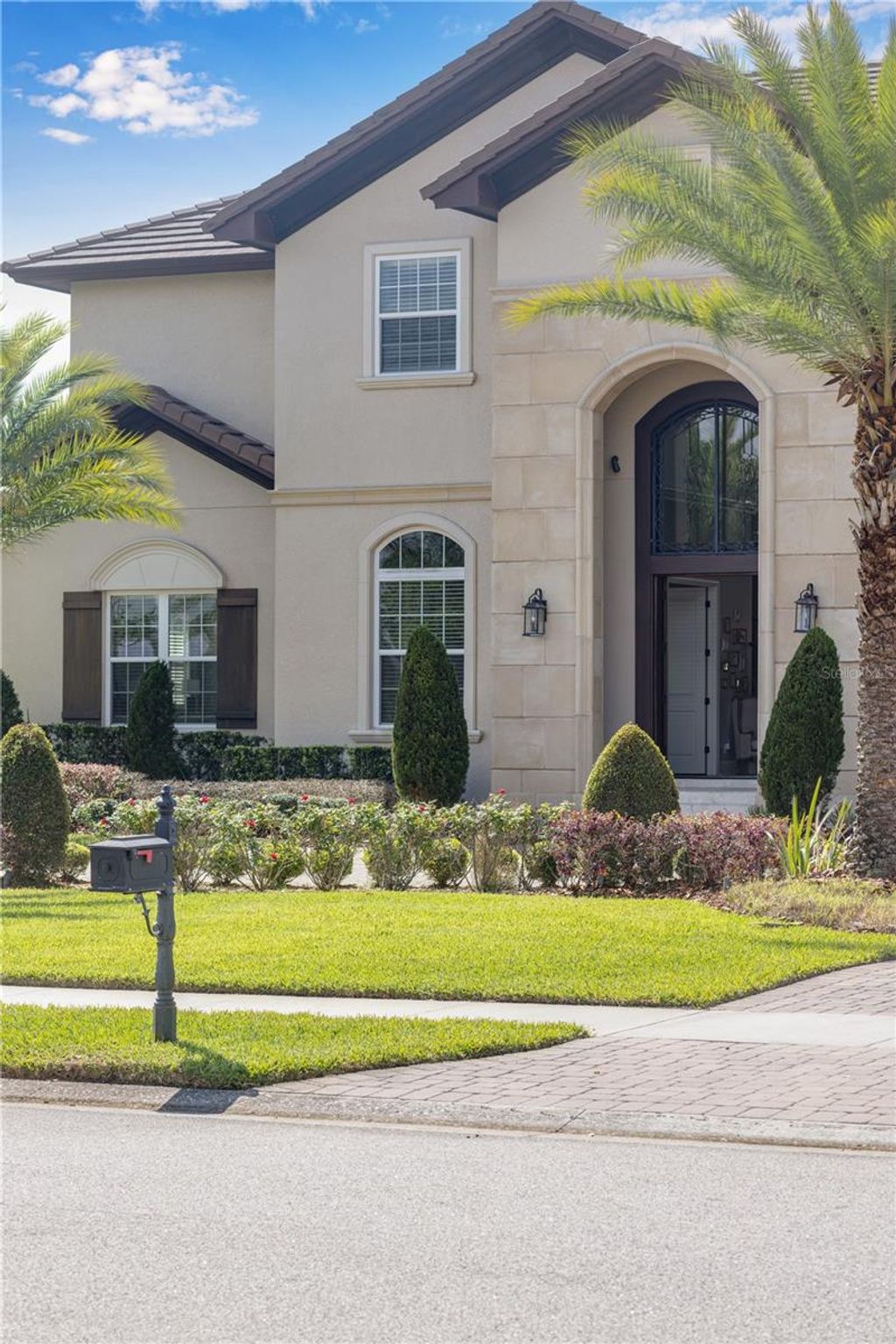 Photo of 13304 Bellaria Circle, Windermere, FL 34786 (MLS # O6391558)