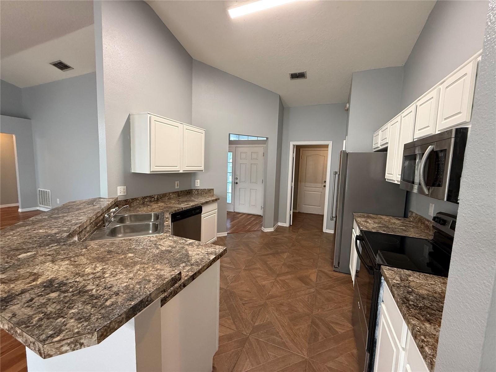 SIERRA VISTA PH 02 - Residential Lease