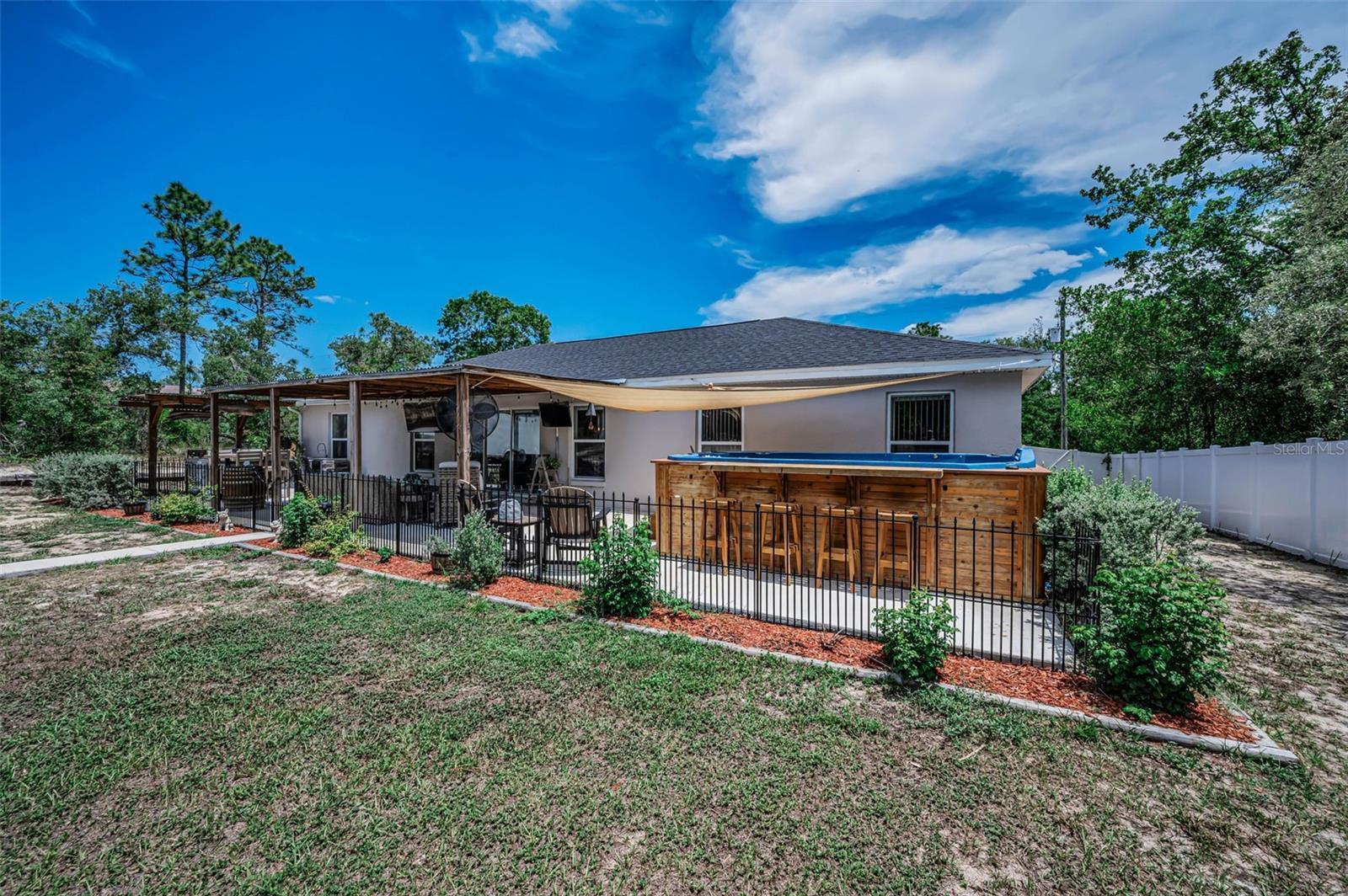 ROYAL HIGHLANDS - Residential