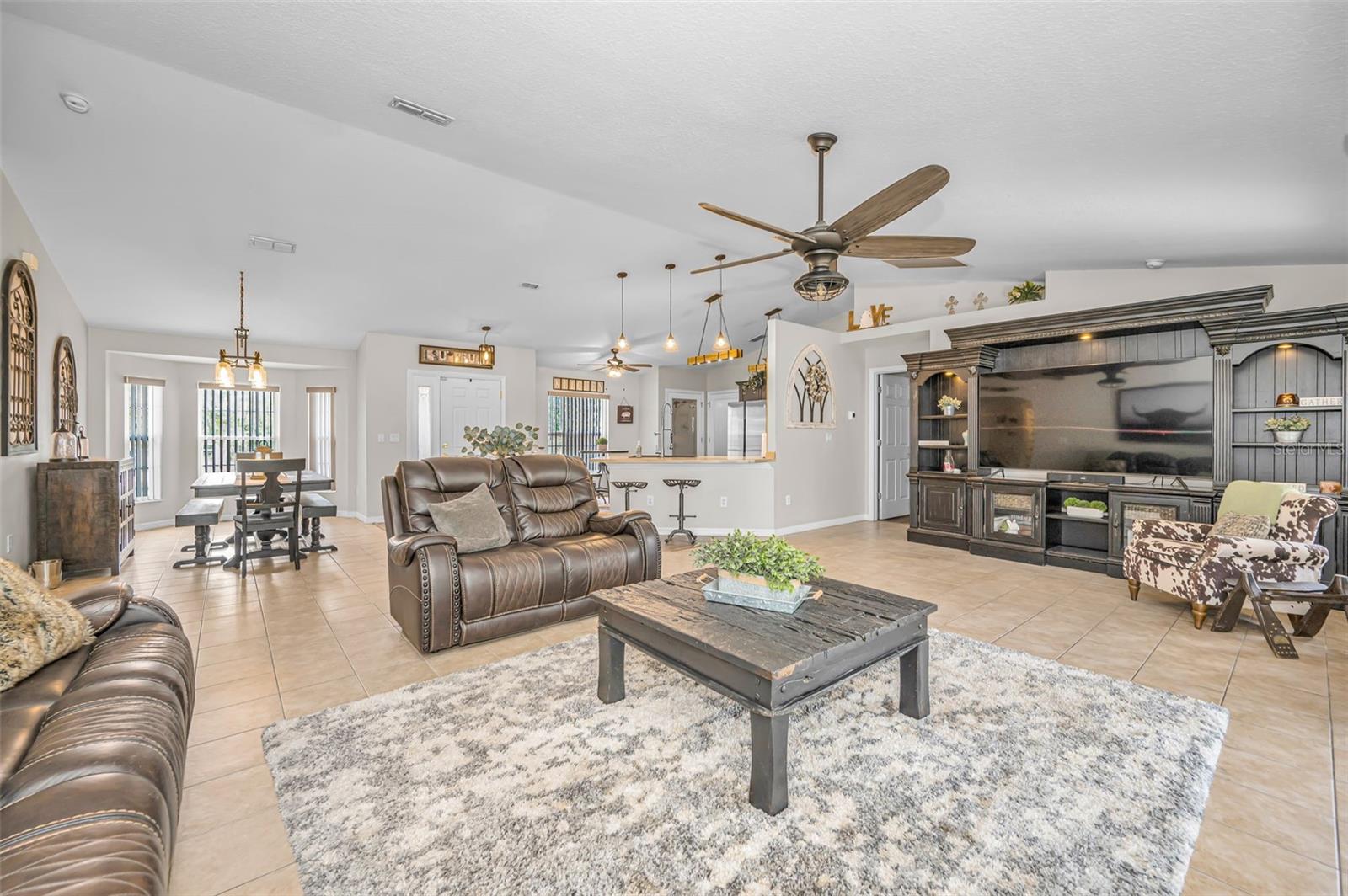 ROYAL HIGHLANDS - Residential