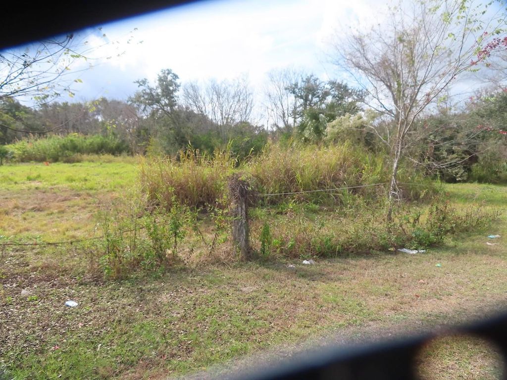 Photo of N Oakland Street, Leesburg, FL 34748 (MLS # G5105858)