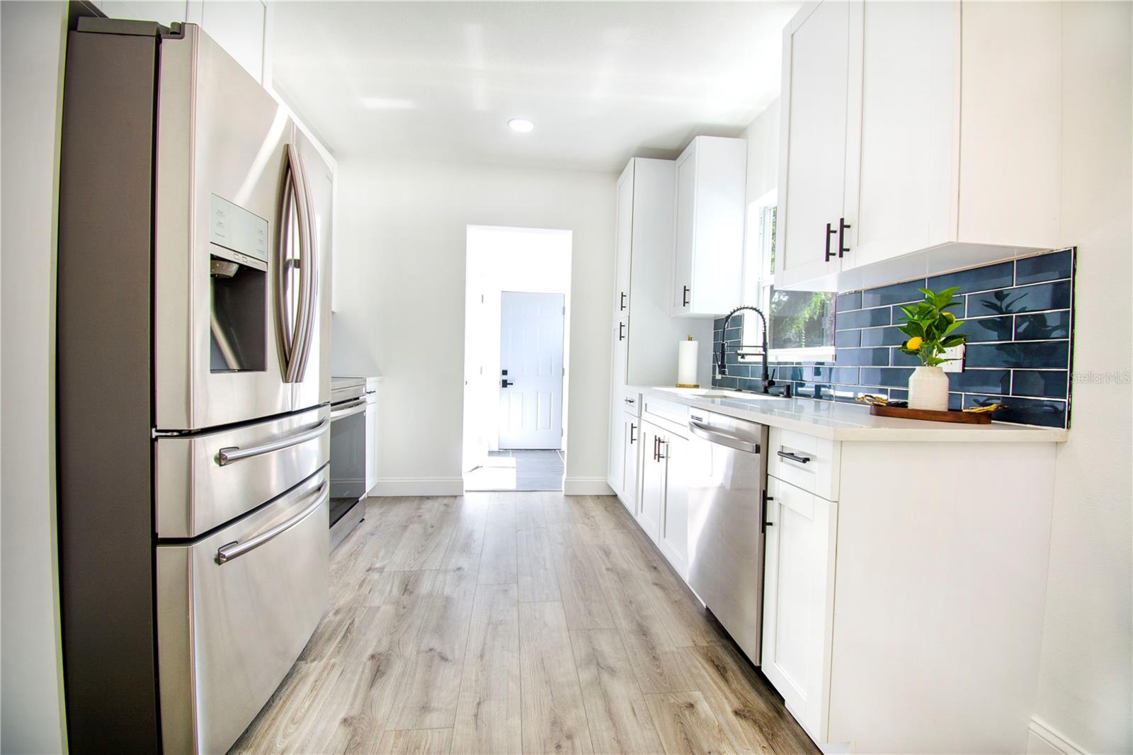 1008 E NORTH BAY STREET