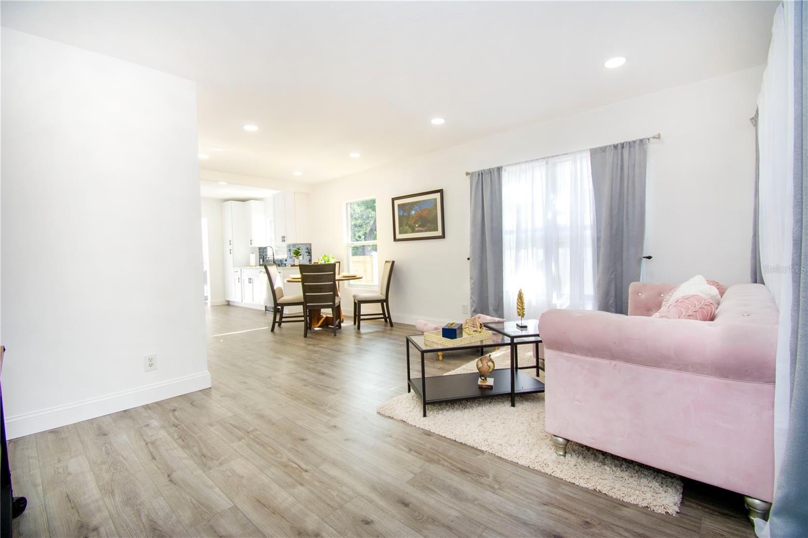 1008 E NORTH BAY STREET