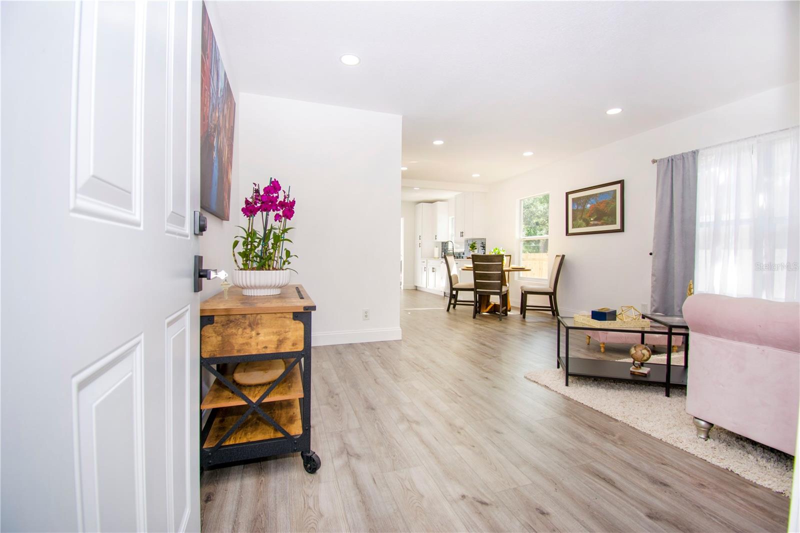 1008 E NORTH BAY STREET