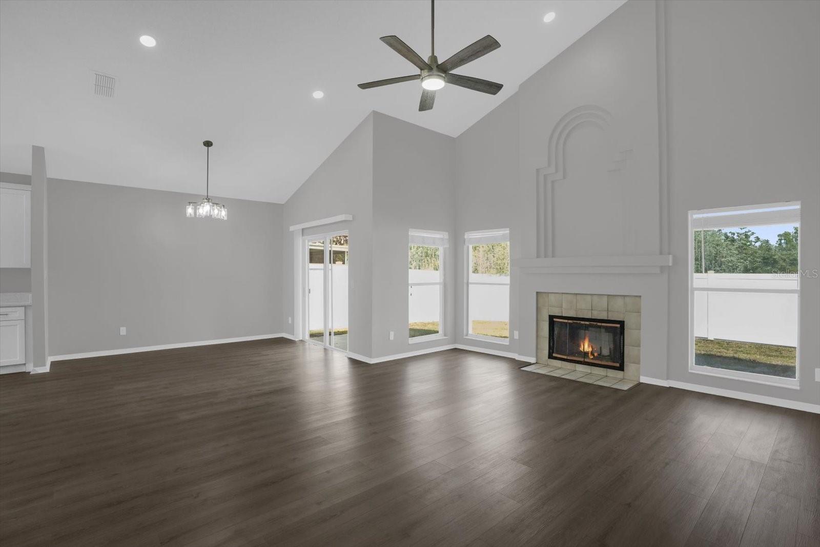 595 QUEENSBRIDGE DRIVE