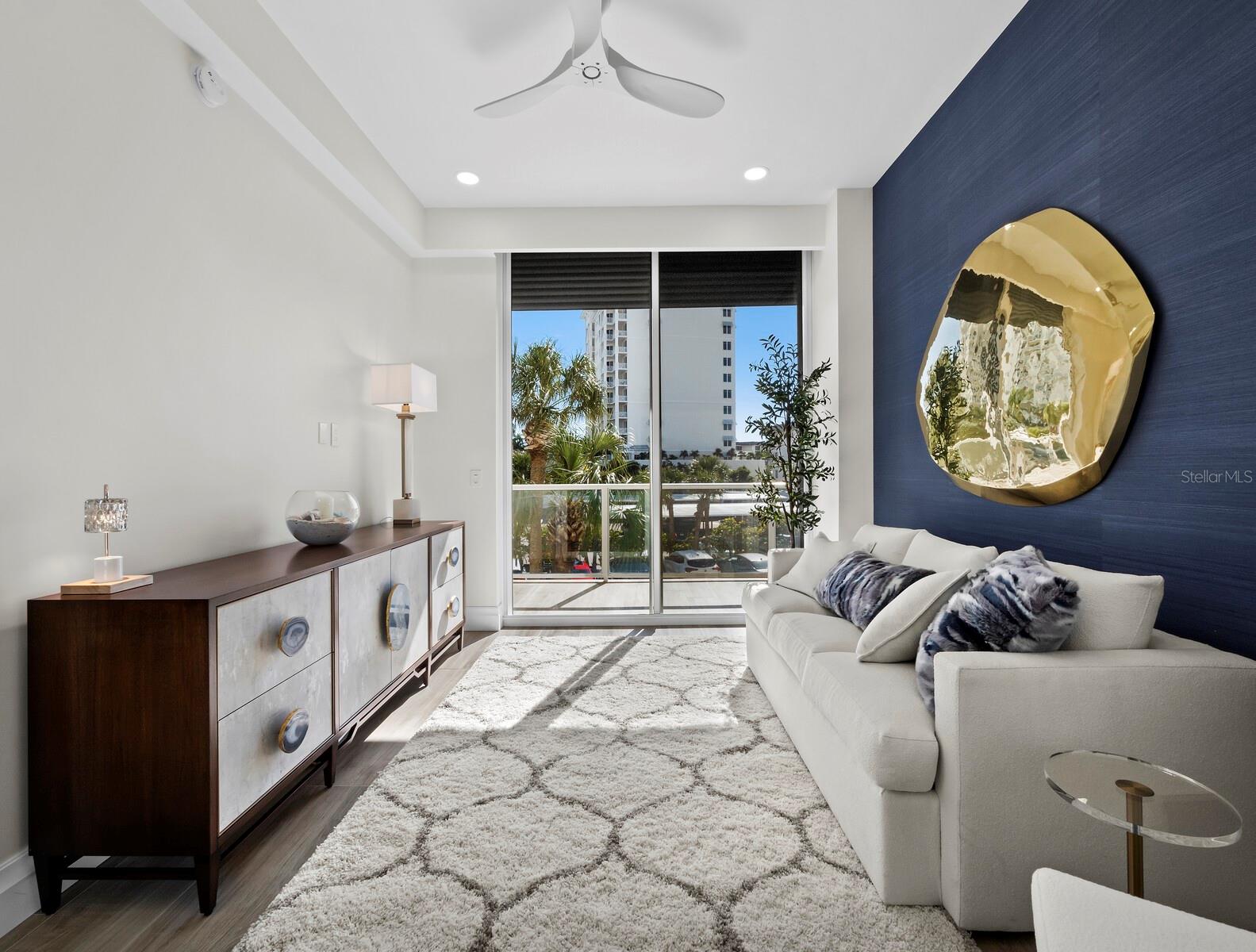 L ELEGANCE ON LIDO BEACH - Residential