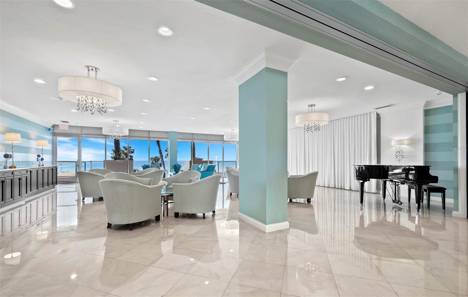 L ELEGANCE ON LIDO BEACH - Residential