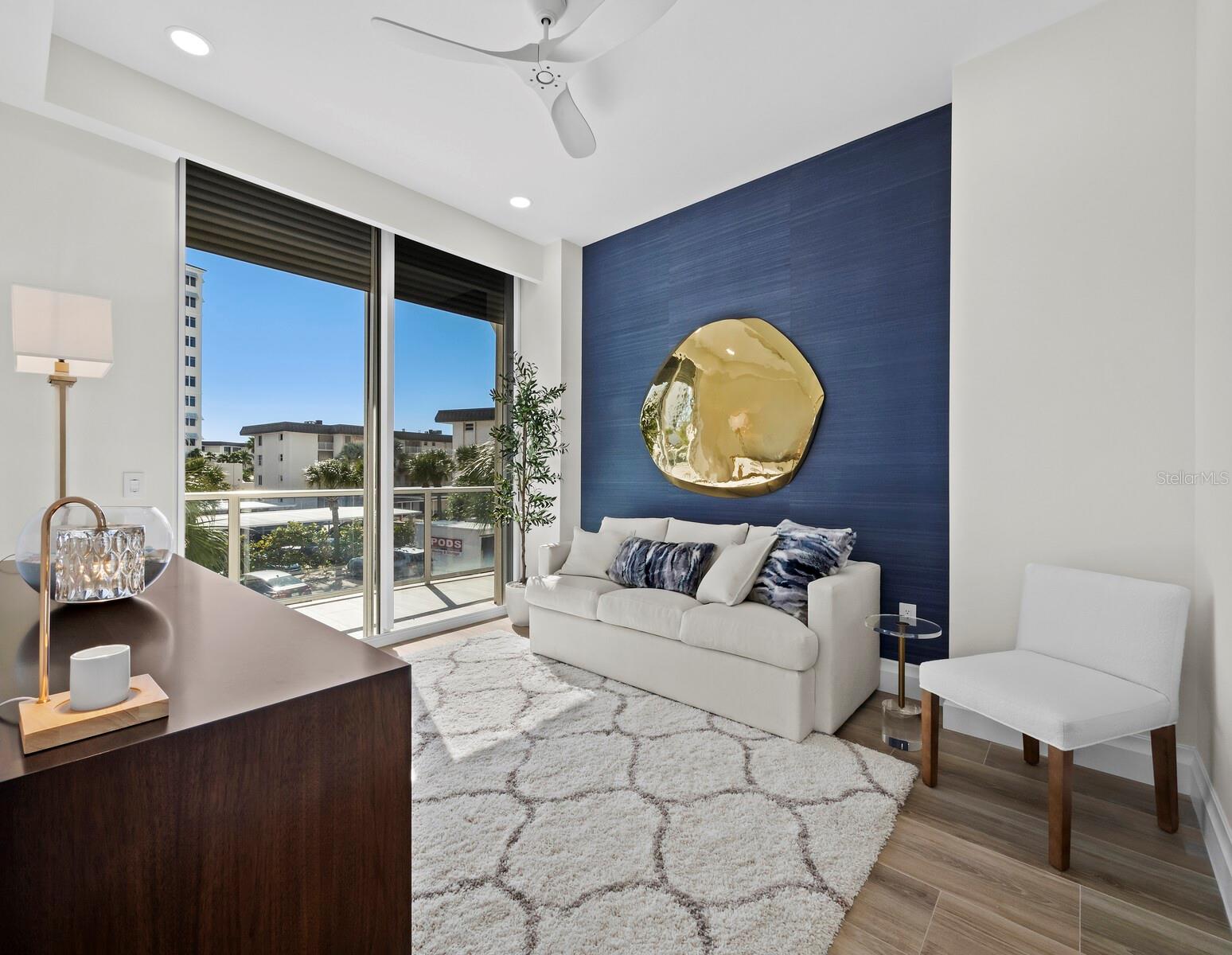 L ELEGANCE ON LIDO BEACH - Residential